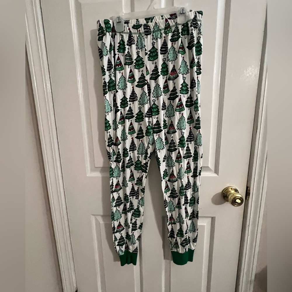 Women’s Christmas pajama pants. Size medium.
